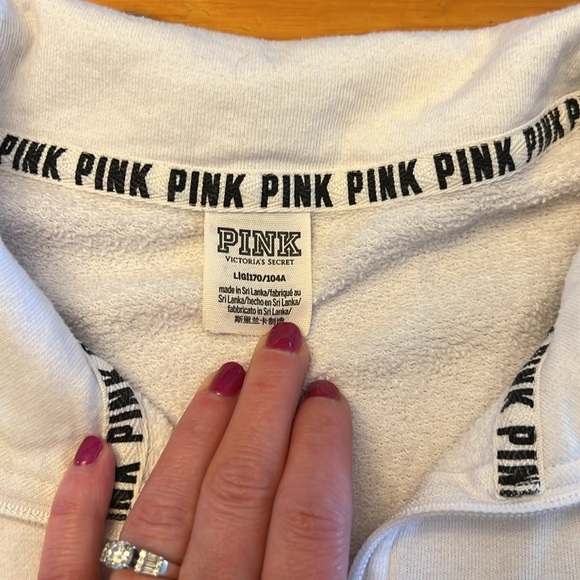 DONATING SOON!! Cropped sweatshirt - Picture 2 of 4